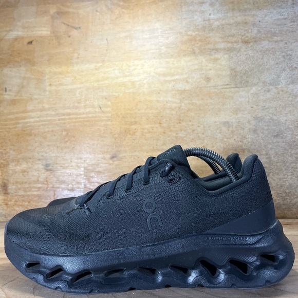 On CloudTilt REFLECTIVE LIGHTWEIGHT Mens Size 9.5 Running Shoes Sneakers Black - Picture 4 of 12